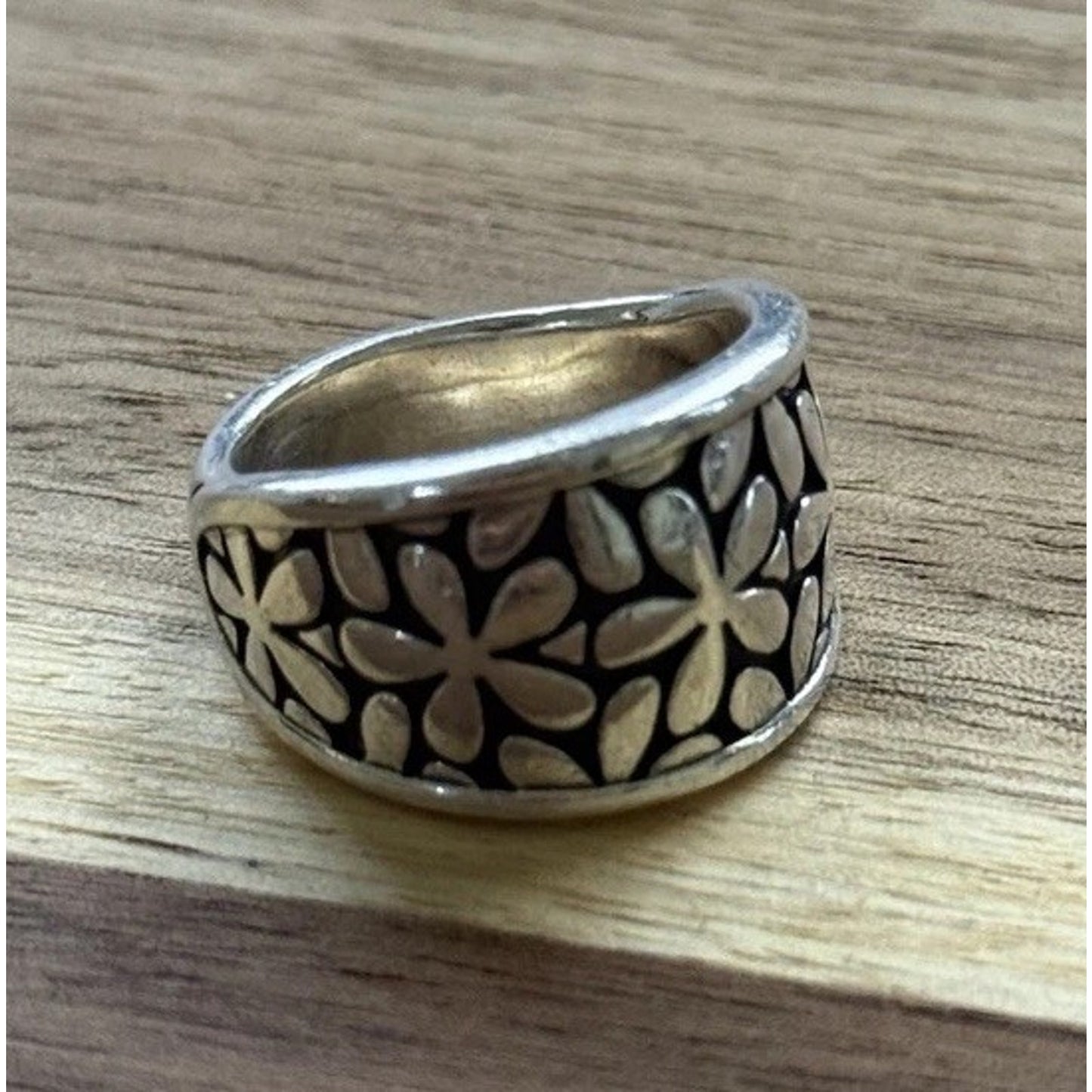 James Avery Retired Sterling Silver Spring Blossom Ring Size 6.5