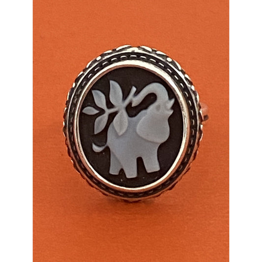 James Avery Retired HTF Sterling Silver Cameo Elephant Ring Size 6 Pre-Owned