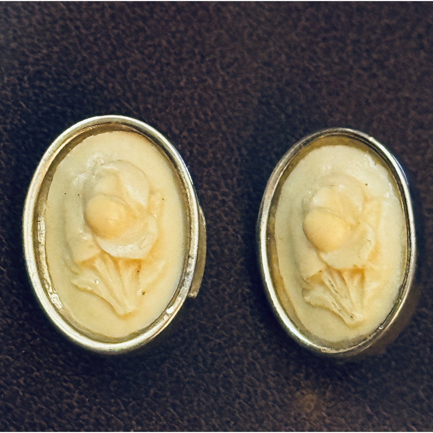 Vintage Hand Carved Shell Cameo Gold Tone Earrings Floral Design Screw Back