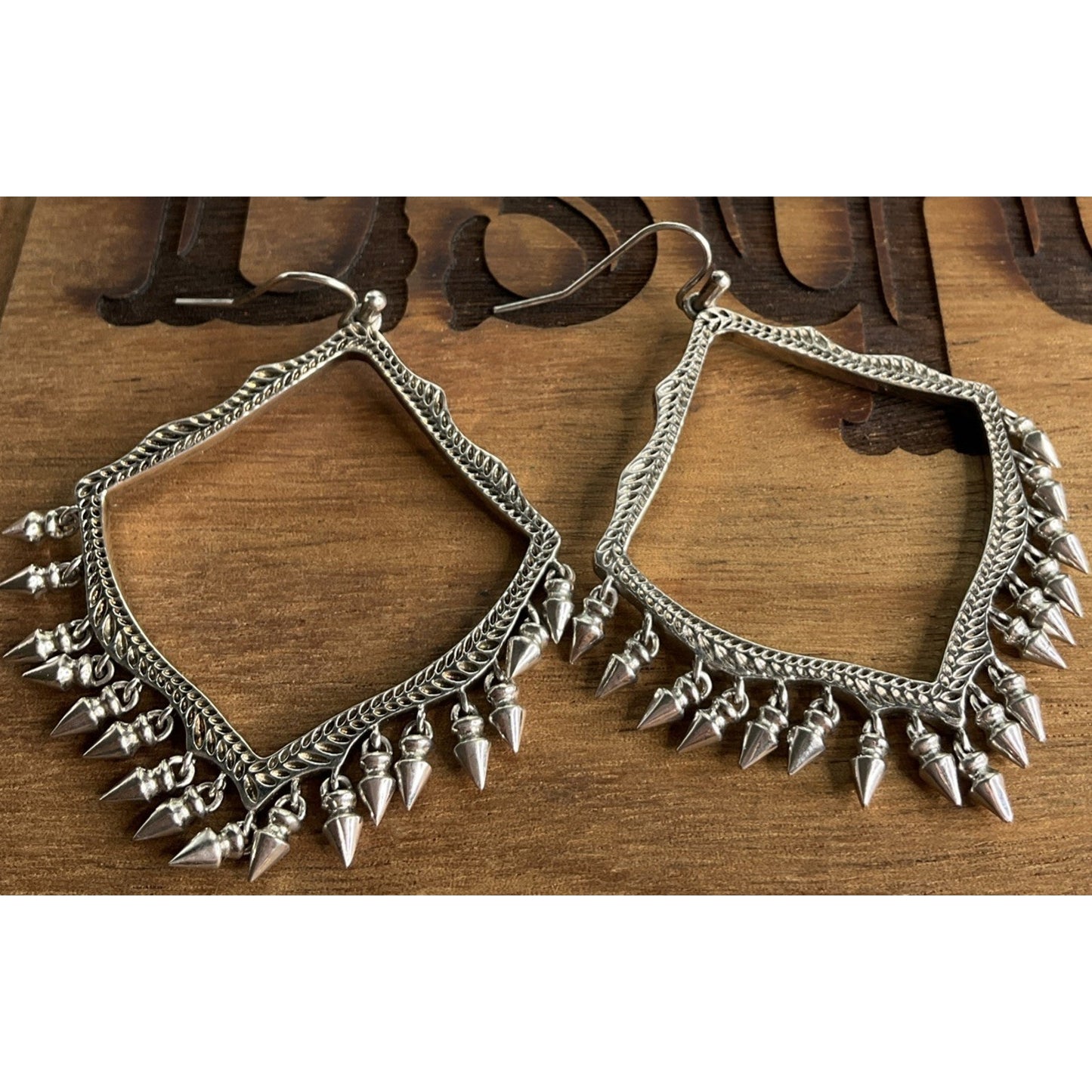 Retired Kendra Scott Geometric Silver Tone Dangle Lacy Fringe Earrings