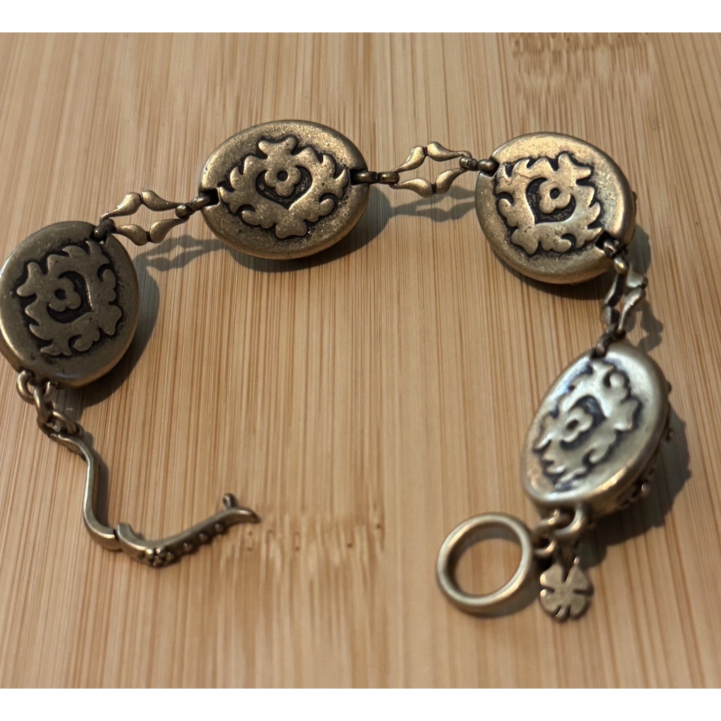 Lucky Brand Gold Tone w/Black Stone Filigree Bracelet 7.5"