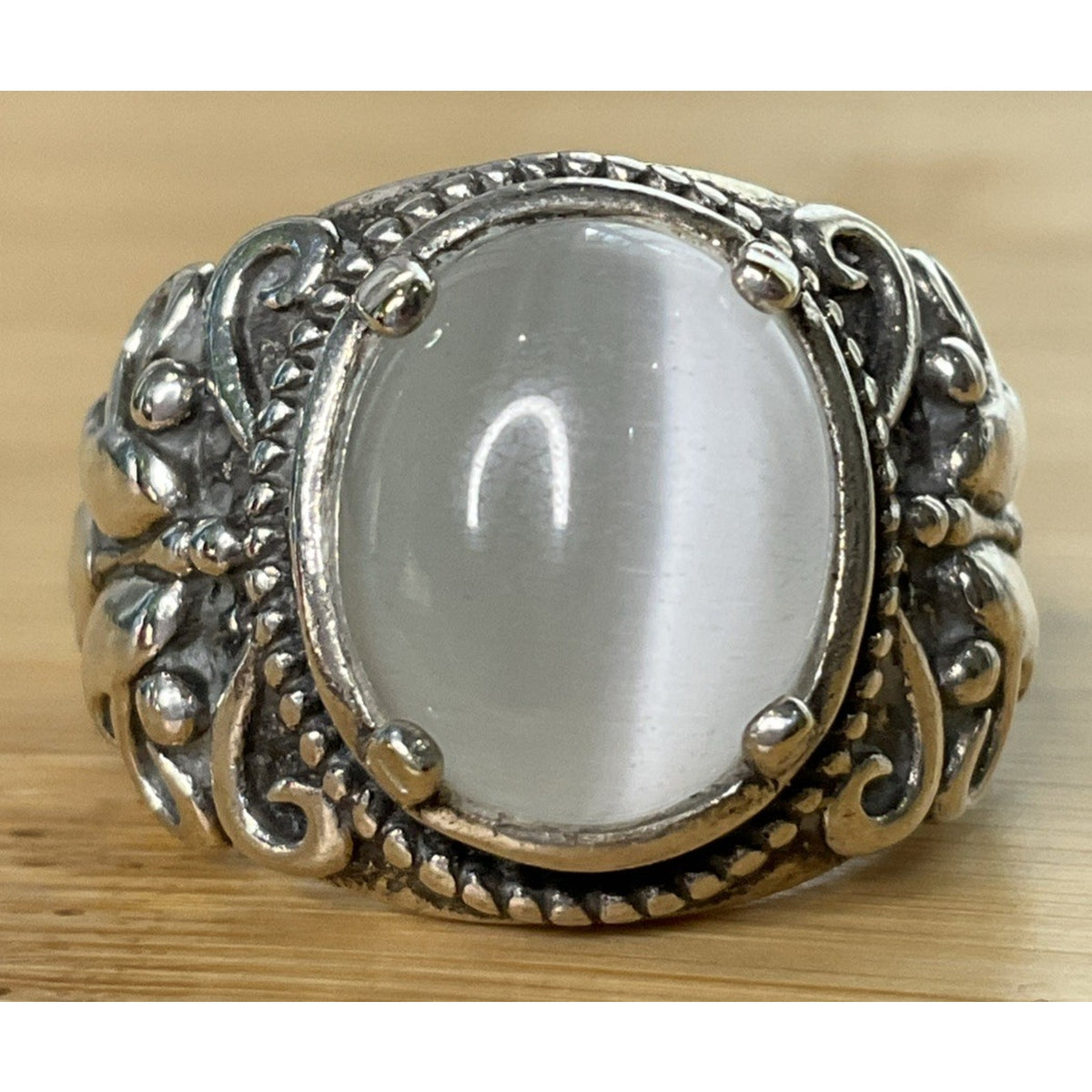 Vintage White Cat’s Eye Cabochon Statement Sterling Silver Ring Scrollwork Sz 6