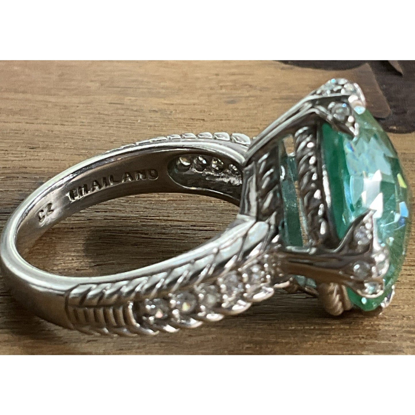 Judith Ripka Sterling Silver Green Spinel Gemstone Statement Ring Size 7.5