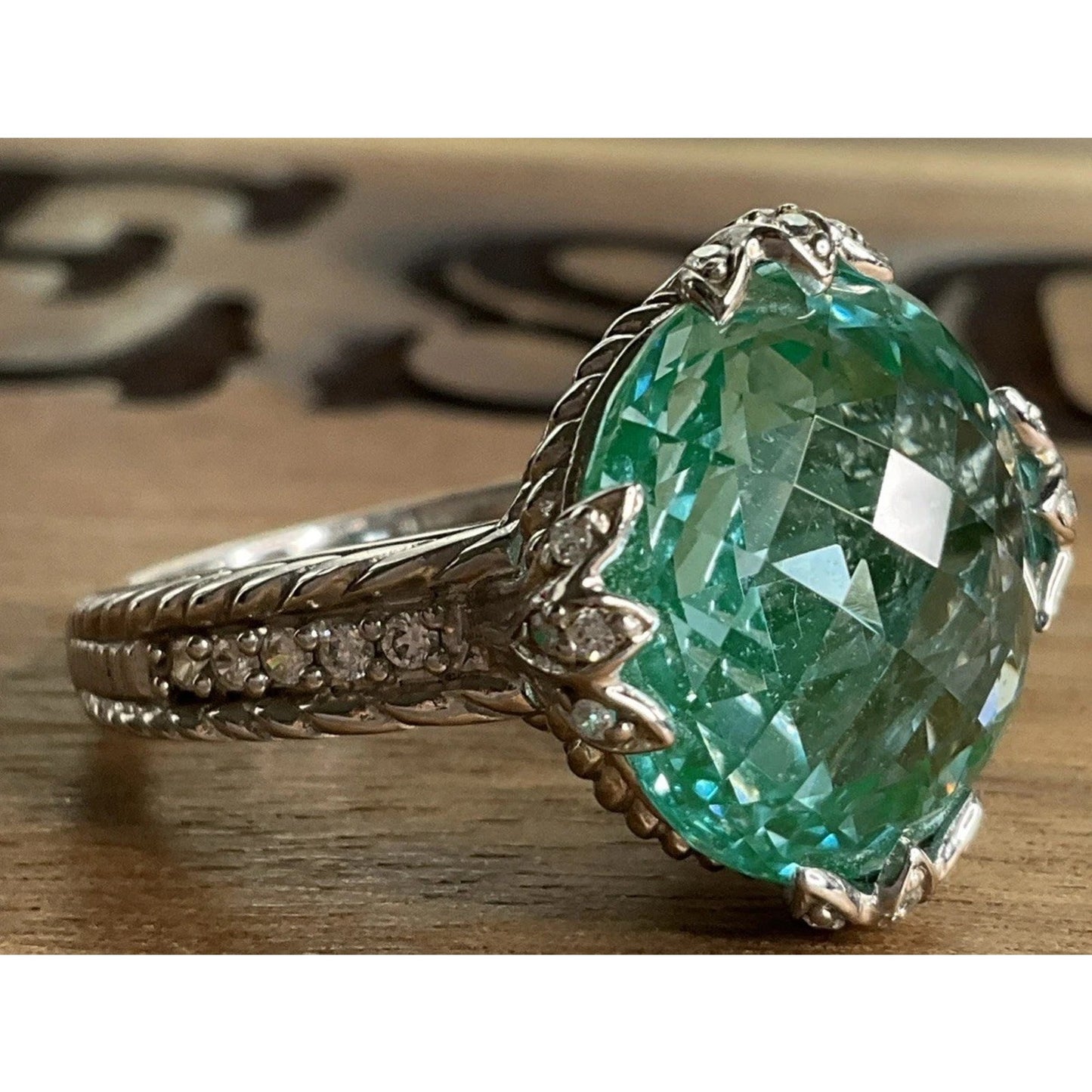 Judith Ripka Sterling Silver Green Spinel Gemstone Statement Ring Size 7.5