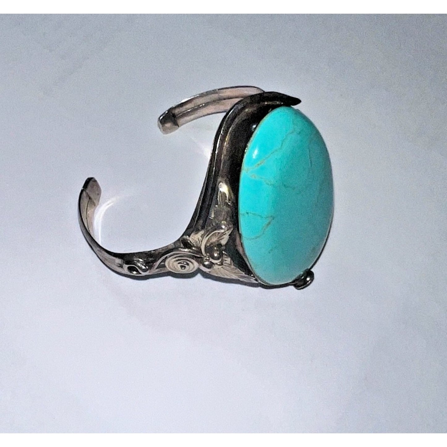 Vintage Navajo Sterling Silver Turquoise Cuff Bracelet – Large Oval Cabochon