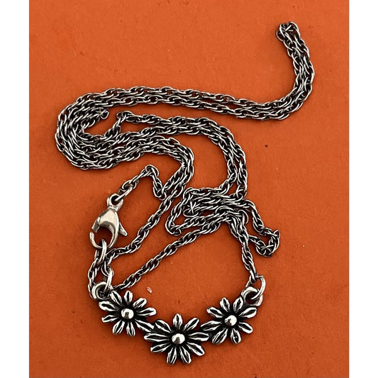 James Avery Retired Sterling Silver Margarita Daisy Necklace Pre-Owned