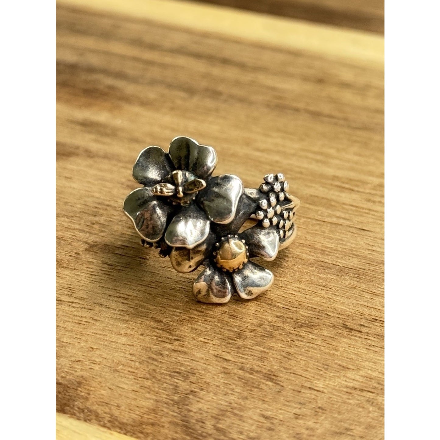 James Avery Retired Sterling Silver Blossom & Bronze Bee Ring Size 7.5