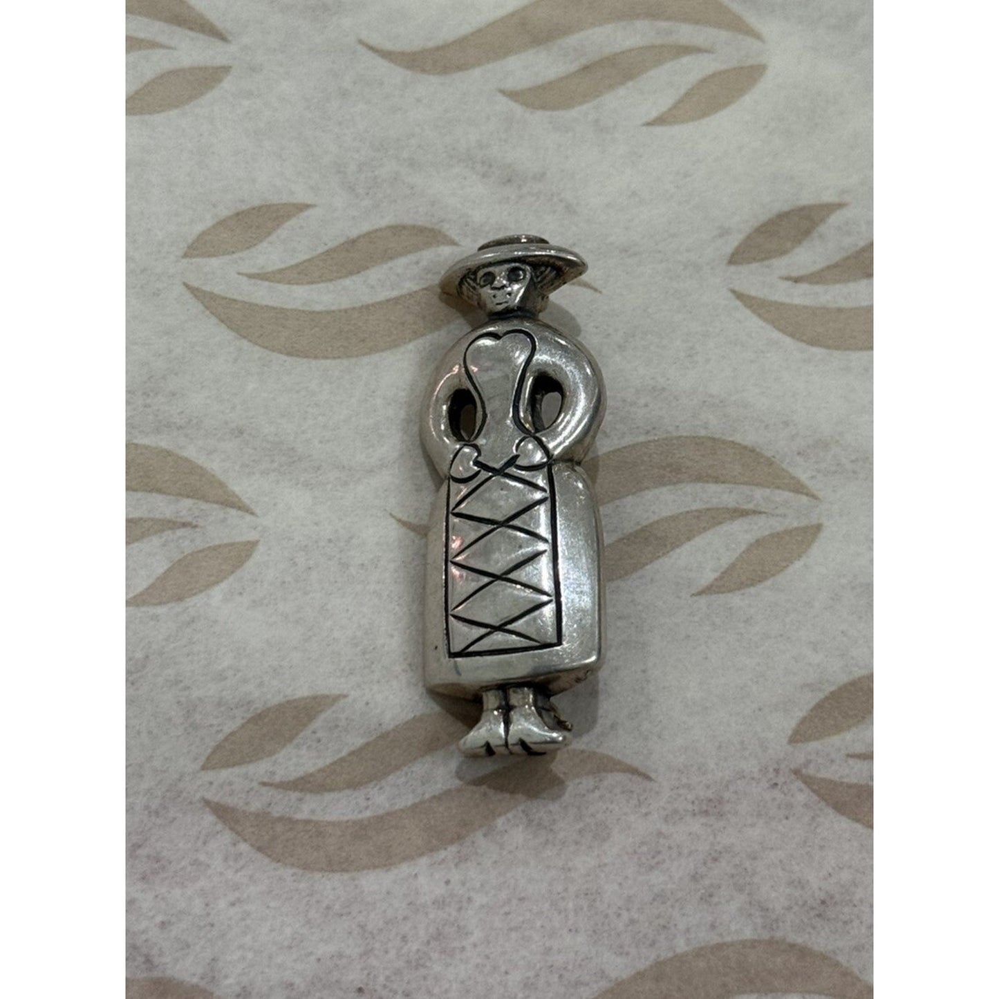 Pre Owned Retired James Avery Silver Prairie Woman / Dutch Girl Pin Brooch RARE