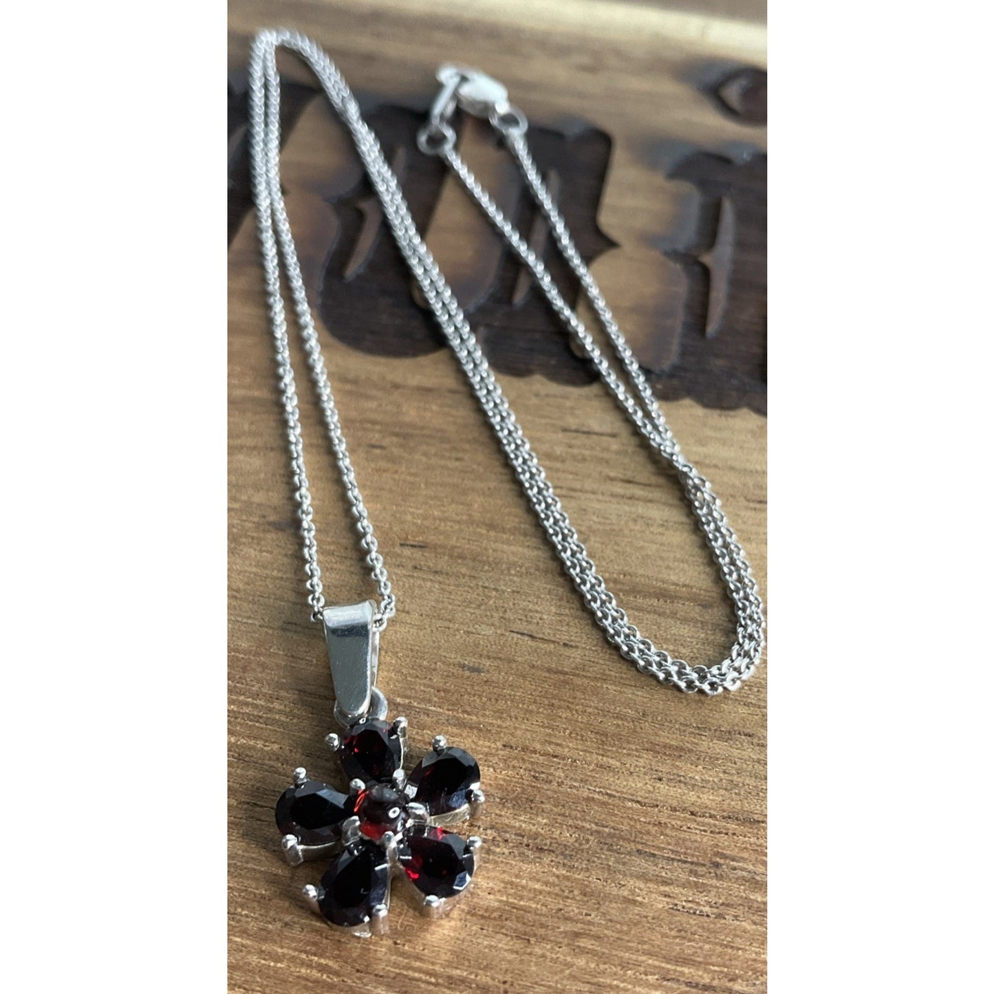 Vintage Garnet Gemstone Sterling Silver Flower Cluster Pendant On 925 Necklace