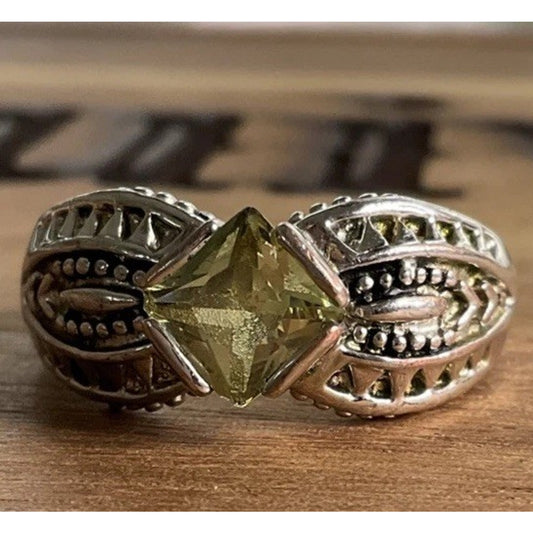 Vintage Sterling Silver Olive Green Quartz Citrine Ornate Filigree Ring Size 8