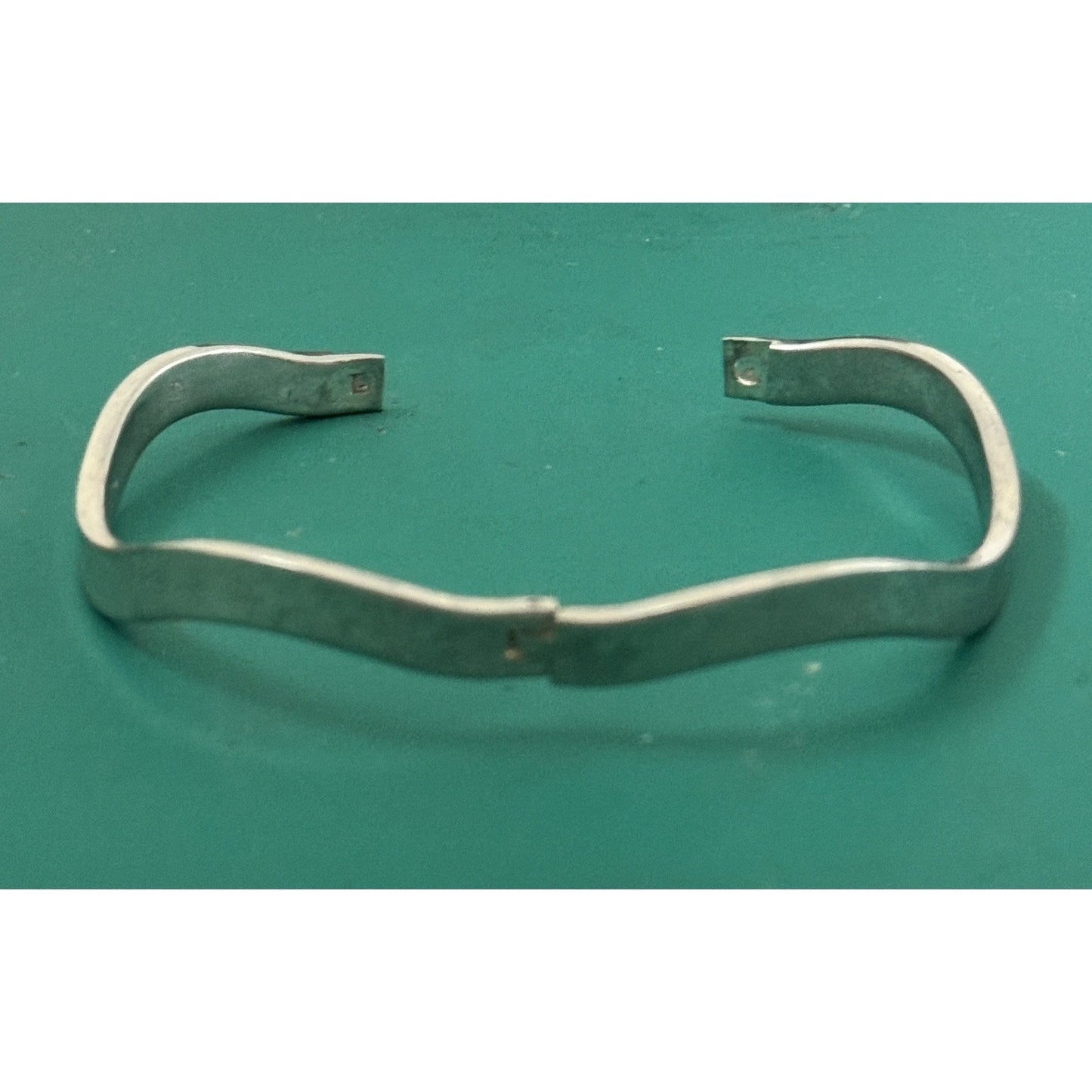 Vintage 925 Sterling Silver Modernist Mid Cen Wave Hinged Bangle Bracelet 26.2g