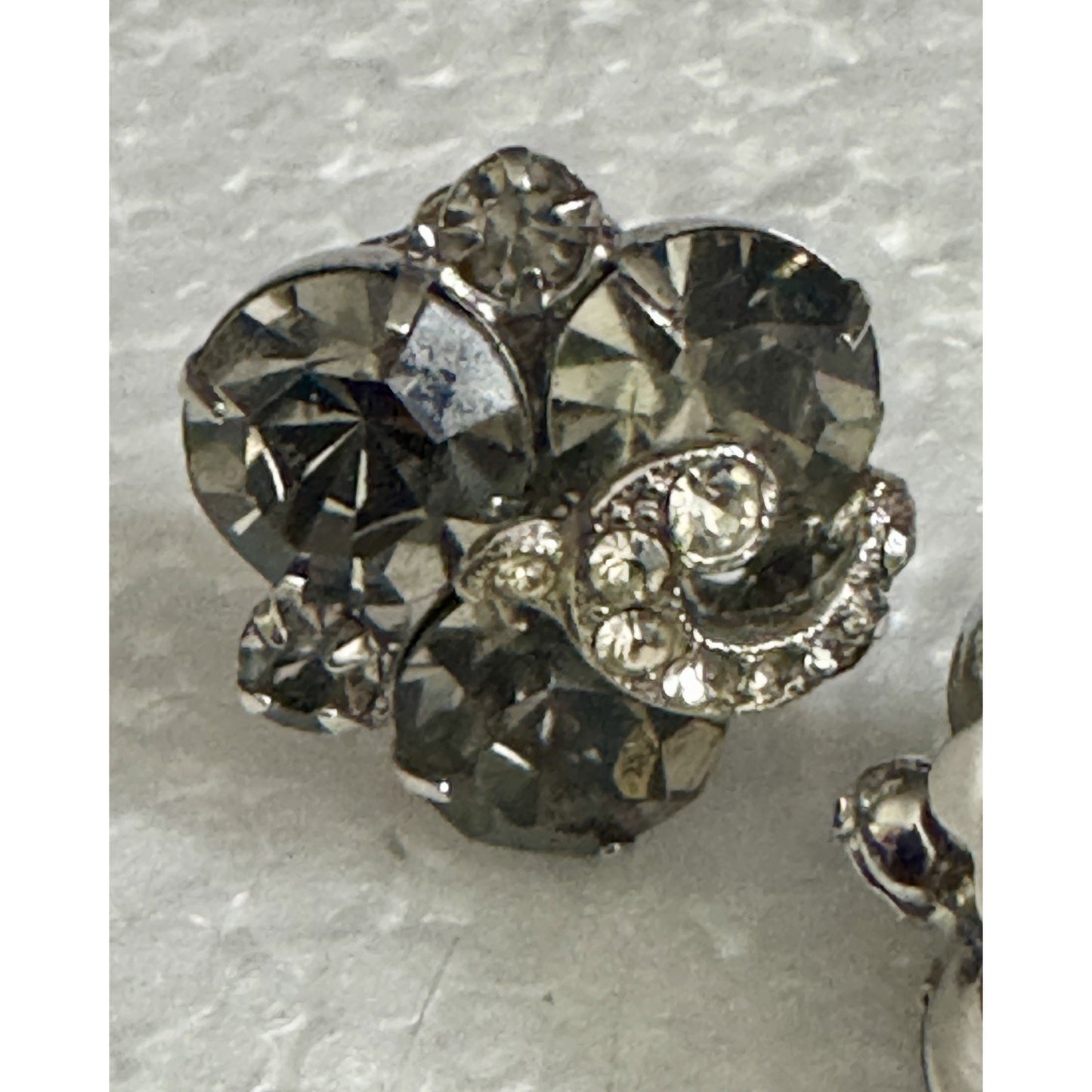 Vintage Weiss Smoky Gray Rhinestone Brooch & Earrings Demi Parure Mid Century