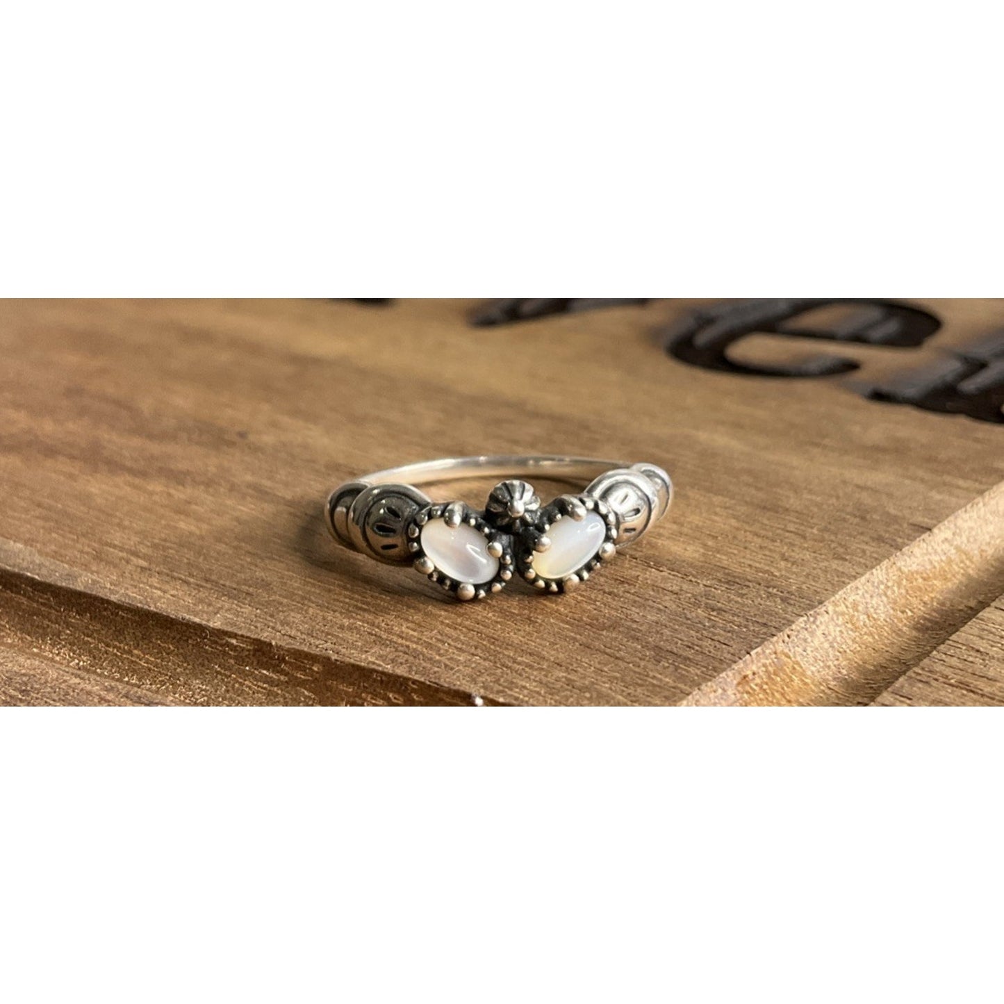 Sterling Silver 925 Ring Mother of Pearl Inlay Beaded Band Size 8.5 QF