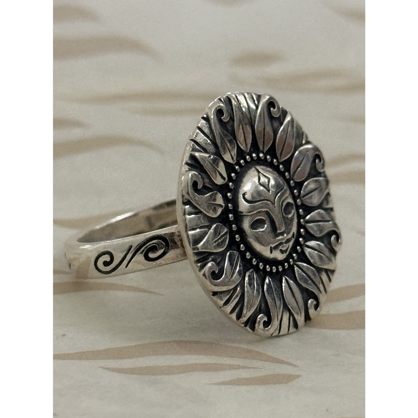 Pre owned James Avery Retired HTF Sterling Silver YOU ARE MY SUNSHINE Sun Ring Size 8.5