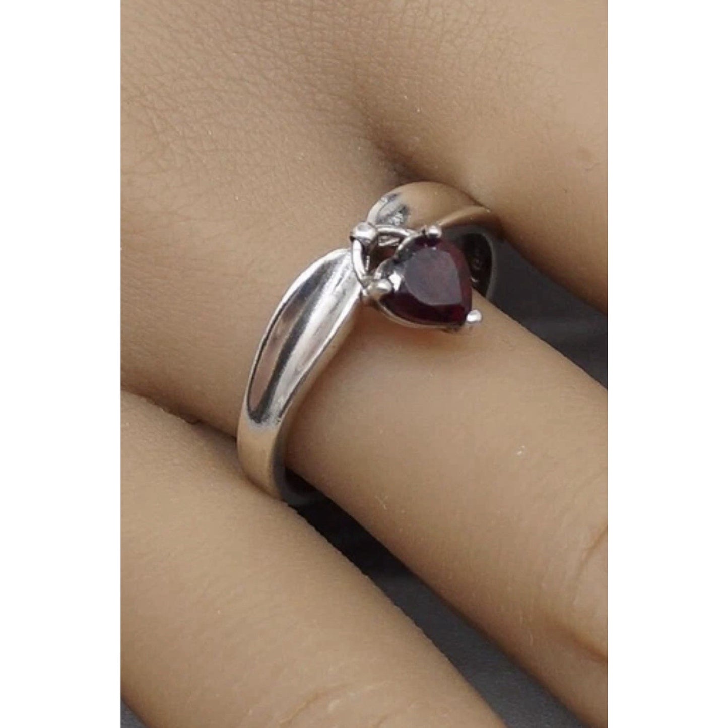 Vintage Avon Sterling Silver Garnet Red Heart Gemstone Dangle Ring Size 8.5