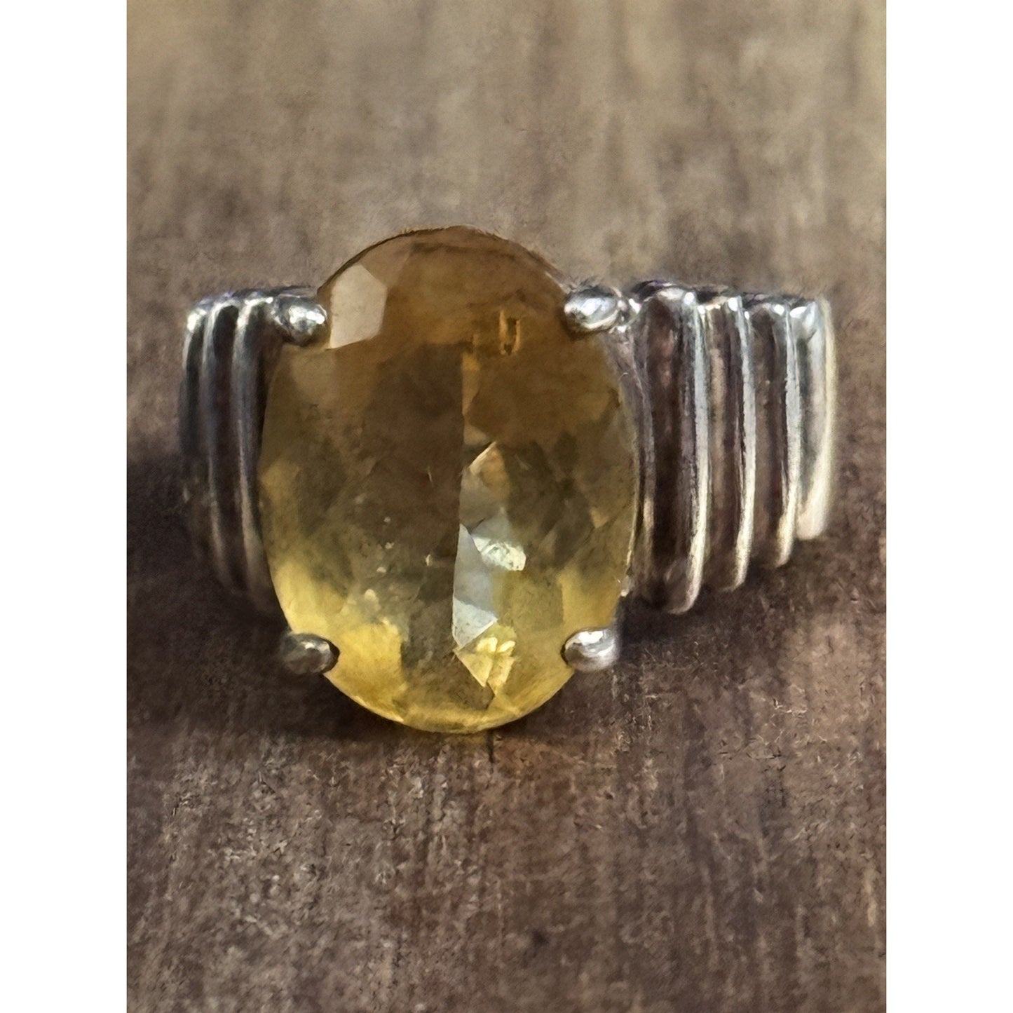 Vintage Sterling Silver 8.1g Citrine Ring Size 7.75 Ribbed Shoulder Design