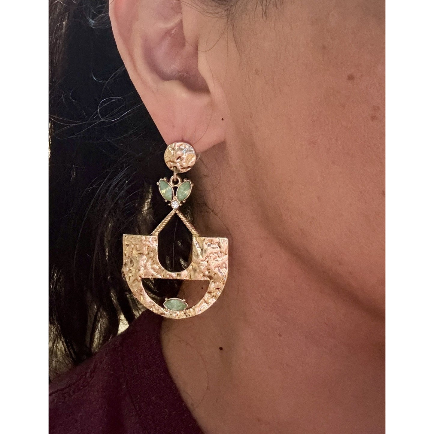 Brand New PARK LANE Gold Tone Hammered Dangle Drop BOHO Earrings Green Stones