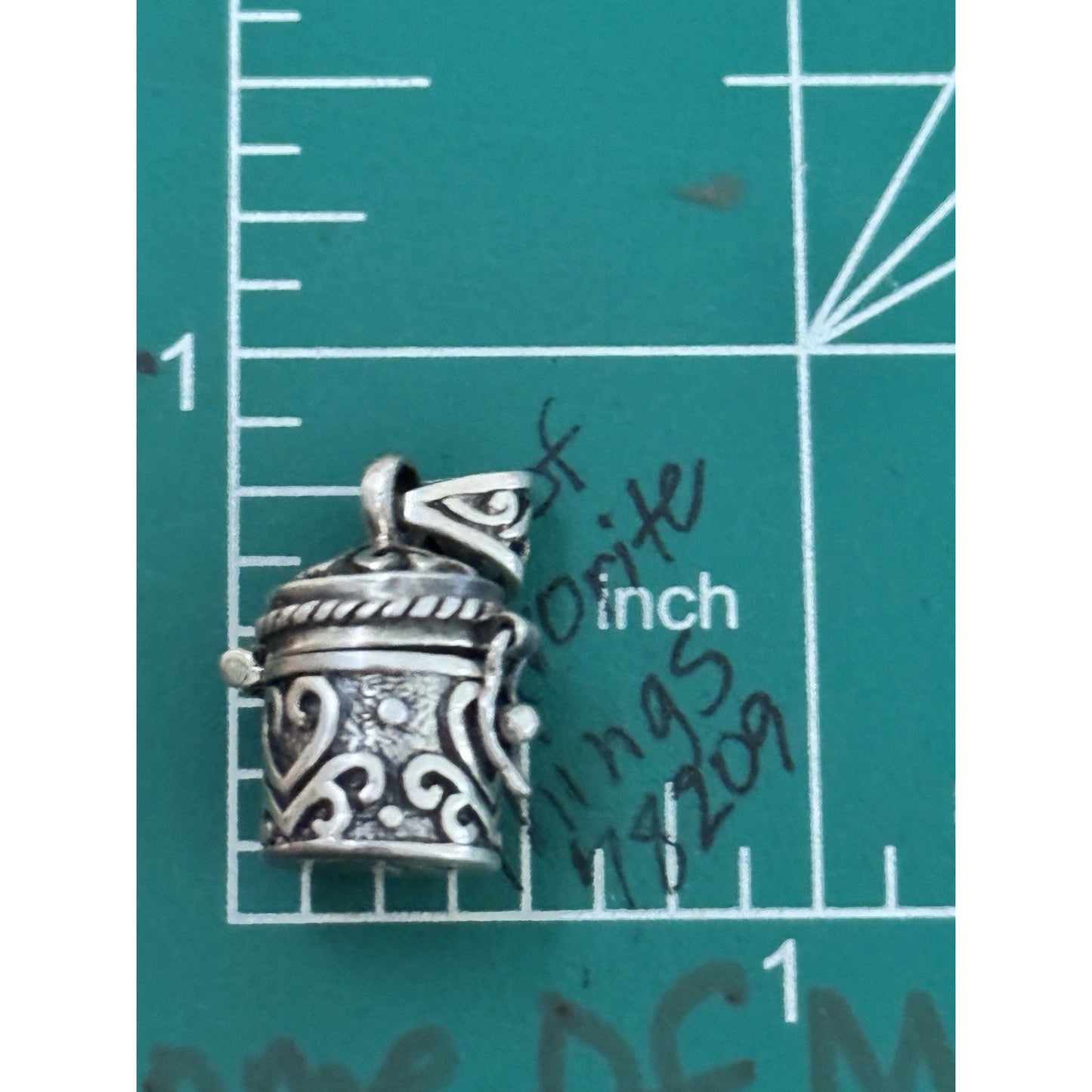 Vintage IBB 925 Sterling Silver Hinged Prayer Box Keepsake Pendant 4.4g