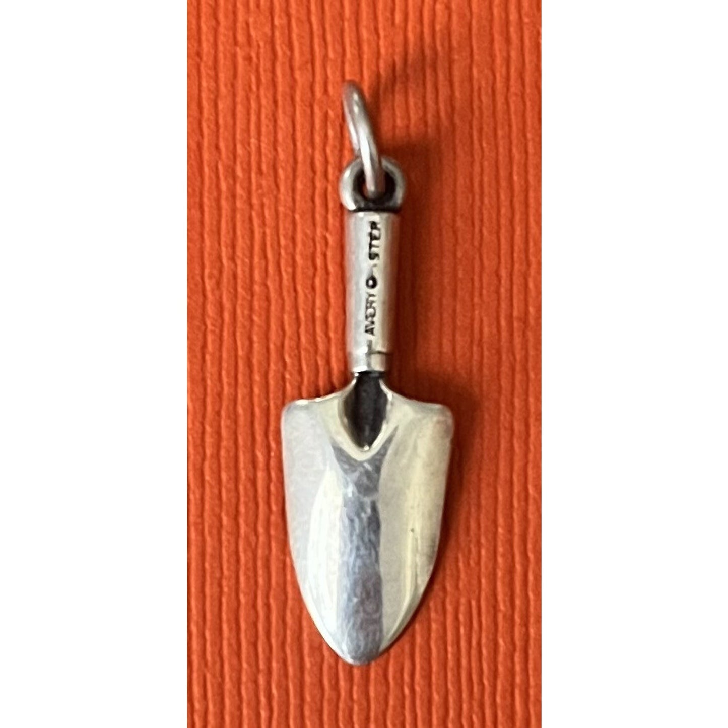 Pre-Owned James Avery Retired Sterling Silver 3D Garden Trowel Shovel Charm