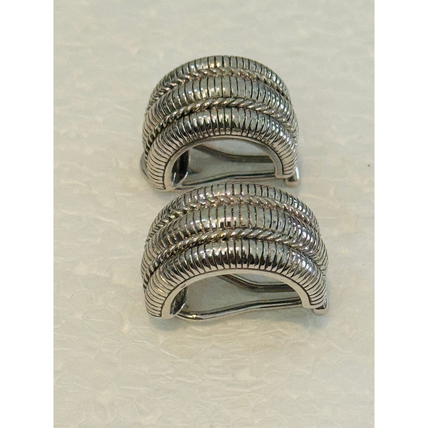 Judith Ripka Sterling Silver Ribbed Hoop Earrings 925 Omega Backs 15.4g Vintage