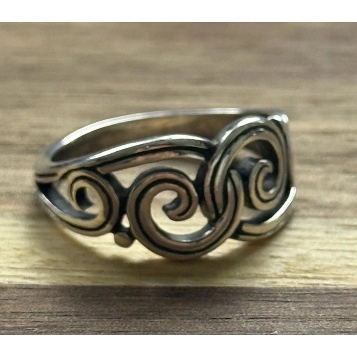 James Avery Retired Sterling Silver Swirl Gentle Waves Ring Size 7