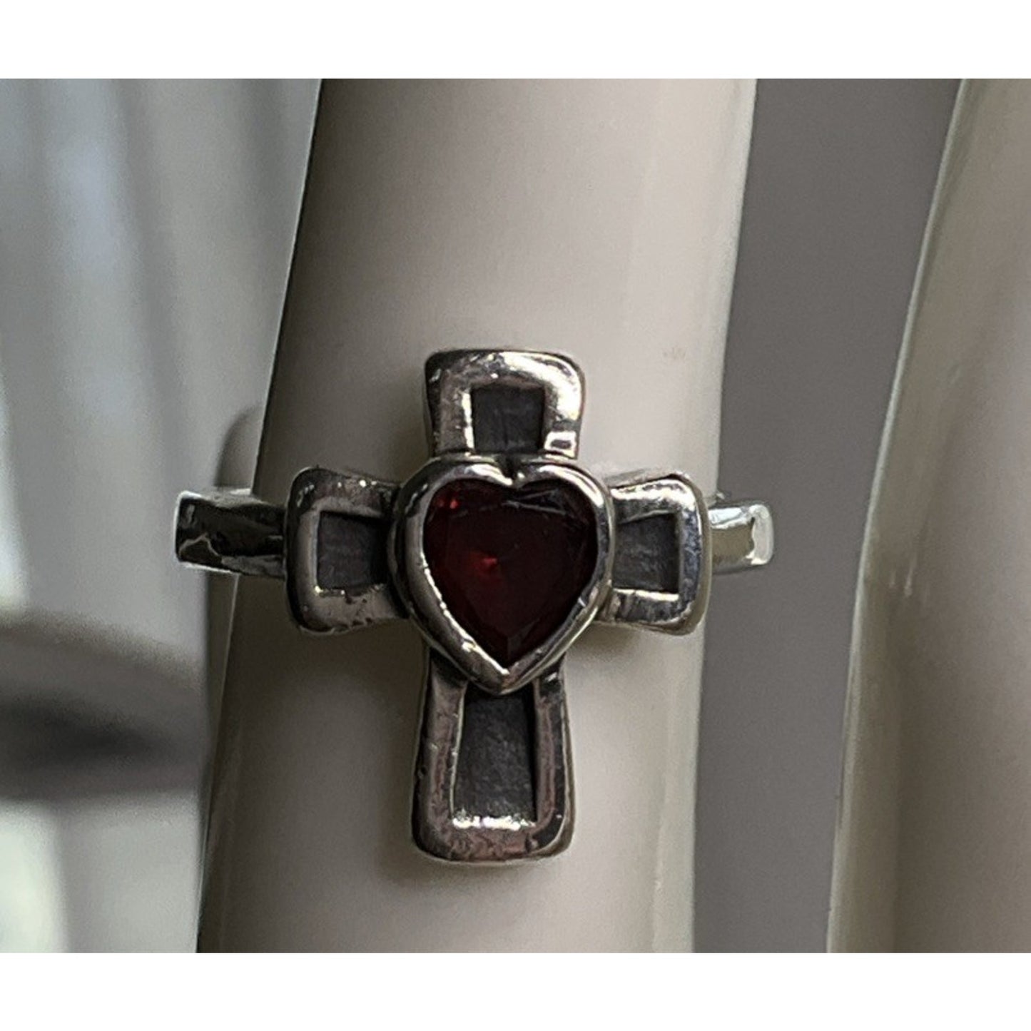 Retired James Avery Religious Garnet Heart Cross Sterling Silver Ring Size 5.5