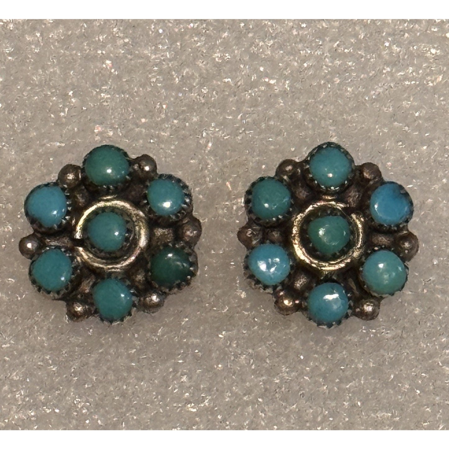 Vintage Zuni Style Turquoise Cluster Stud Earrings Sterling Silver Flower 1/2”
