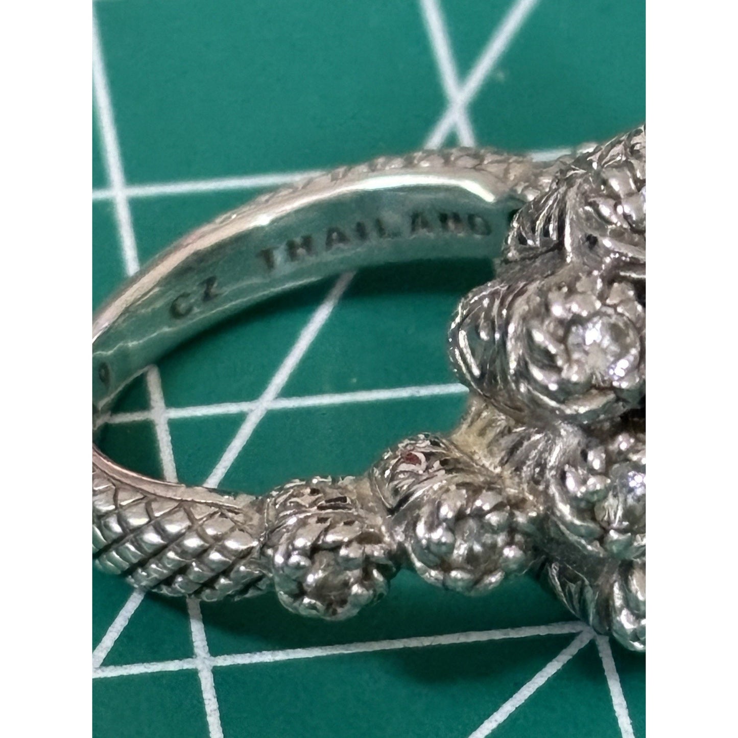 Judith Ripka Sterling Silver Diamonique Halo Cluster Ring size 7 - 9gr