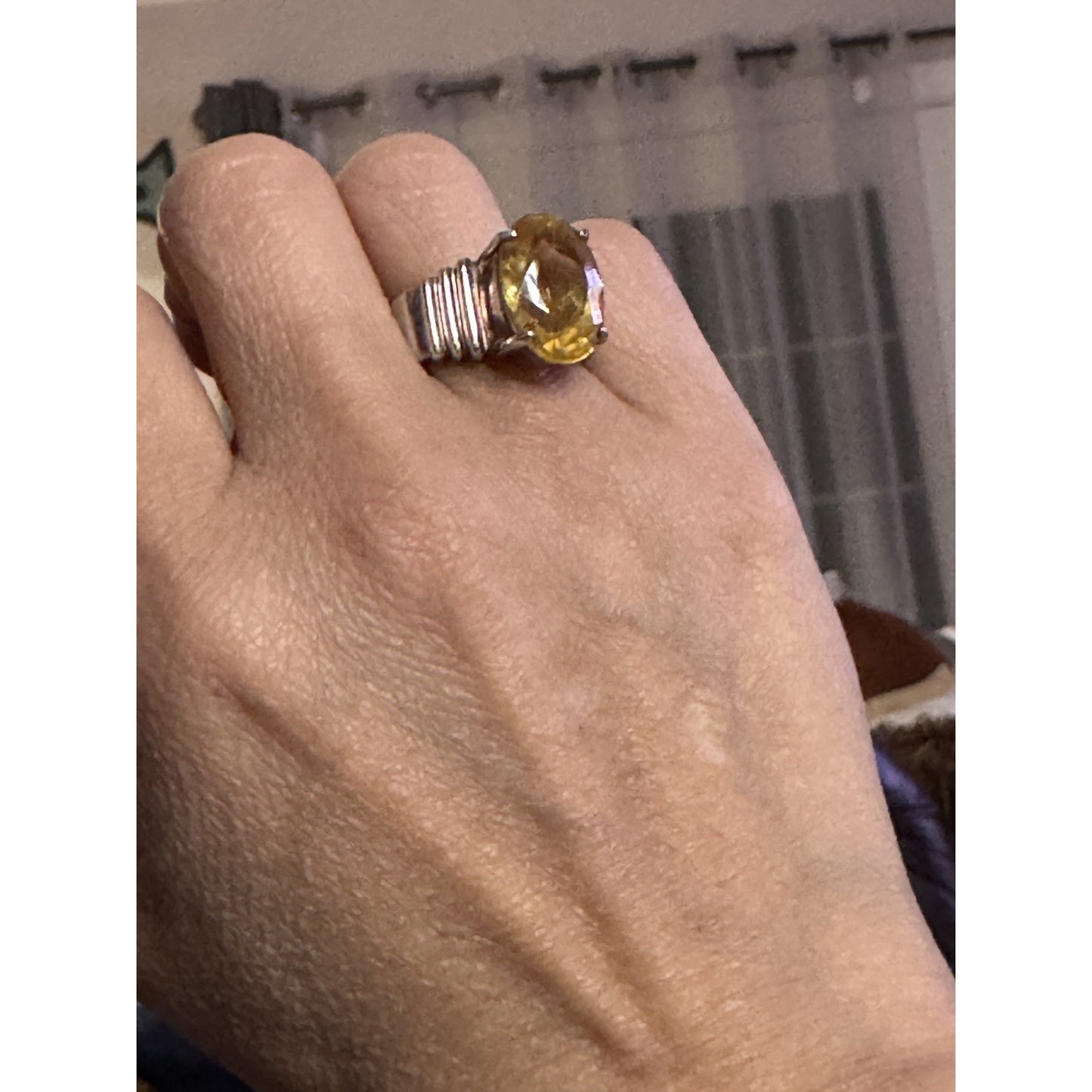 Vintage Sterling Silver 8.1g Citrine Ring Size 7.75 Ribbed Shoulder Design