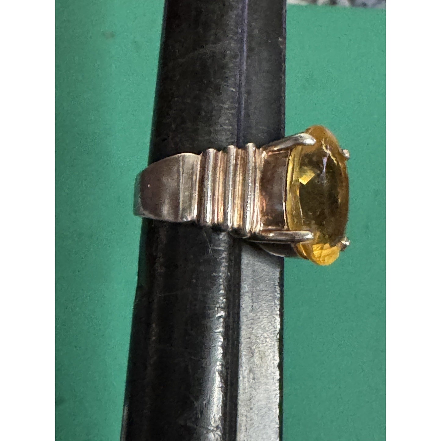 Vintage Sterling Silver 8.1g Citrine Ring Size 7.75 Ribbed Shoulder Design