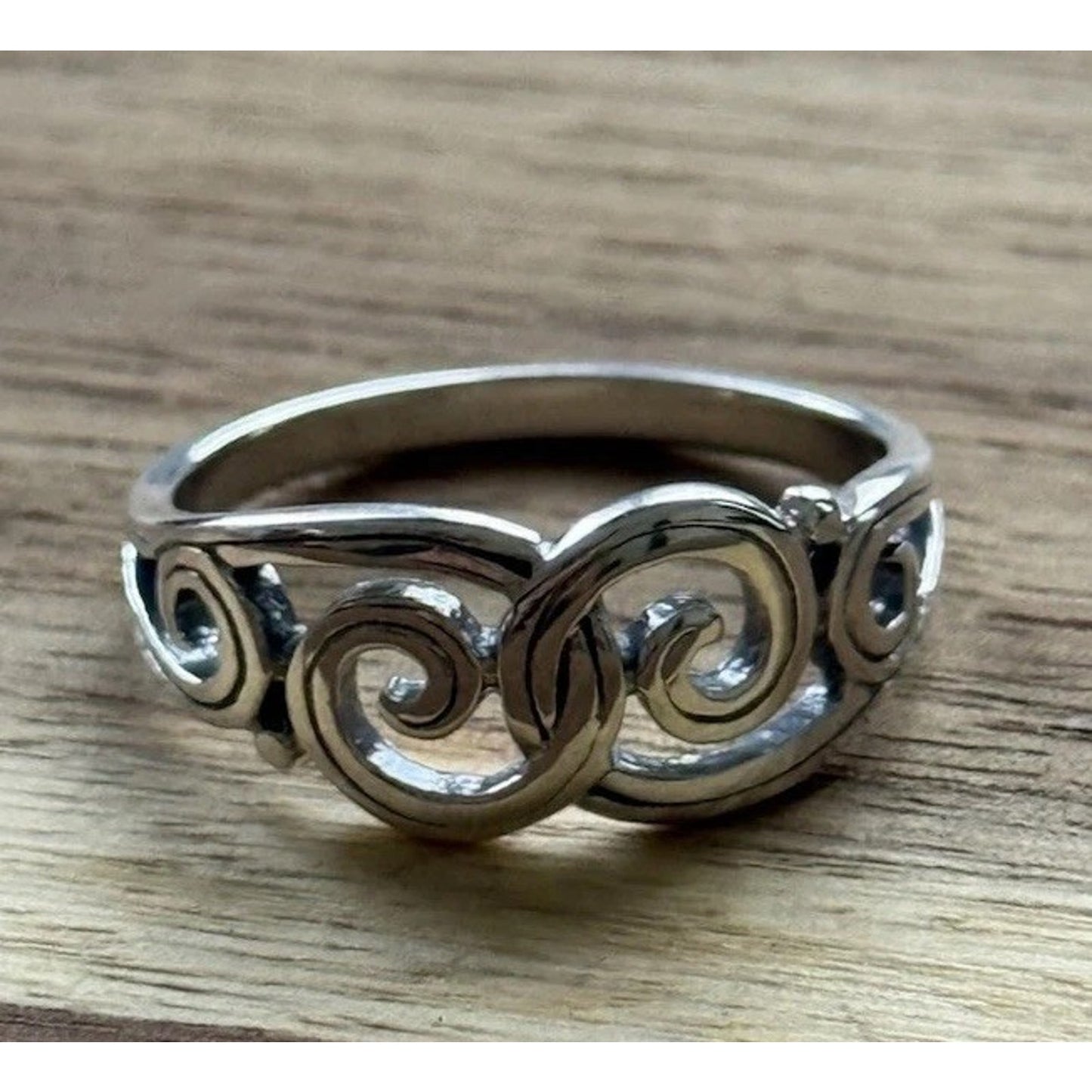 James Avery Retired Sterling Silver Swirl Gentle Waves Ring Size 9