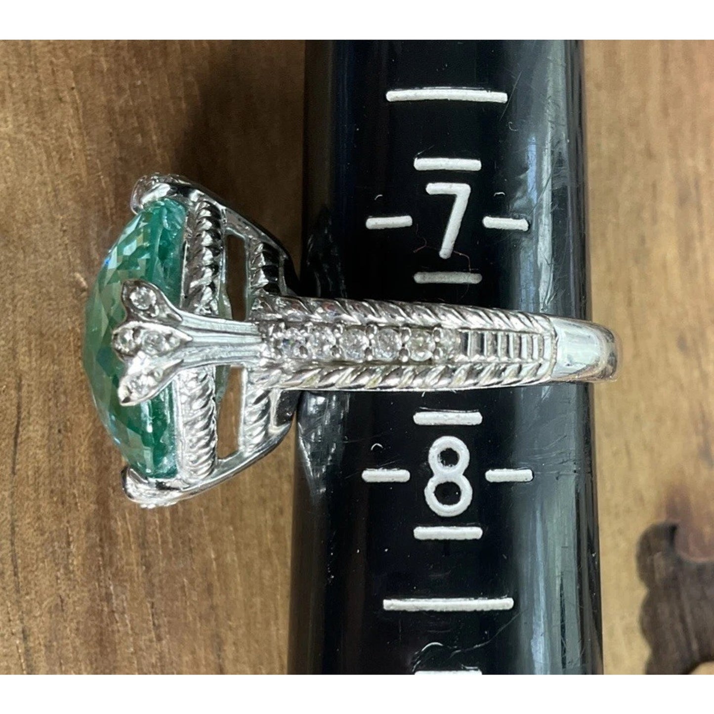 Judith Ripka Sterling Silver Green Spinel Gemstone Statement Ring Size 7.5