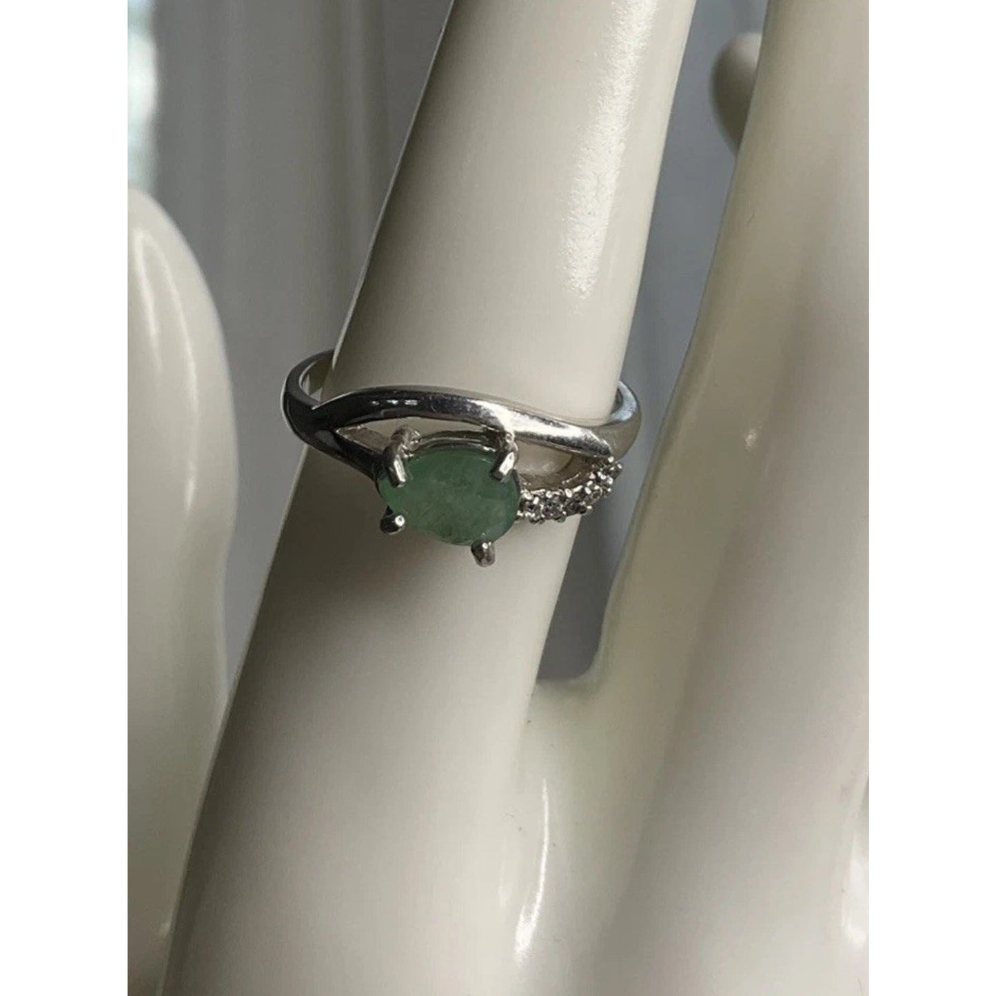 925 Sterling Silver Green Stone Ring Size 8 Oval Cabochon CZ Accent Ring