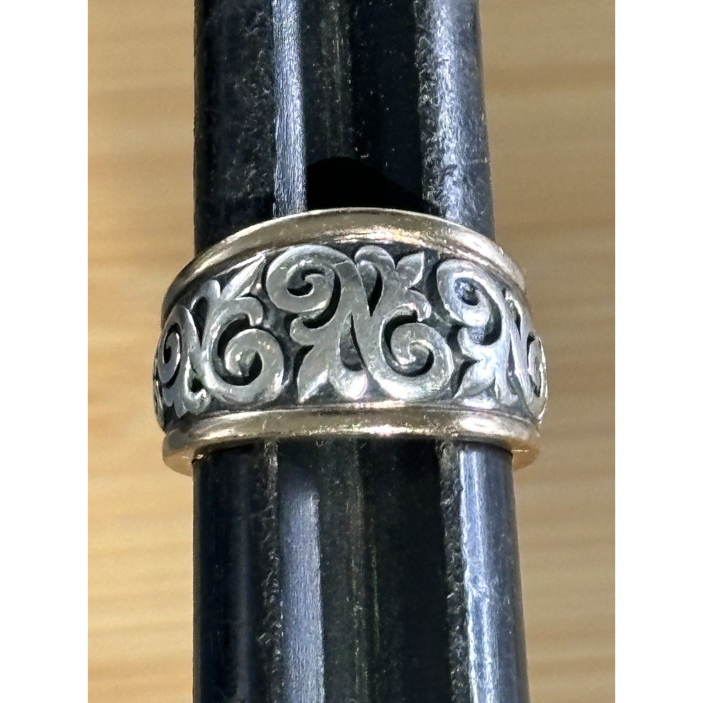 Pre Owned Retired James Avery Scrolled Fleur de lis 14k Gold Sterling Silver Ring Size 8
