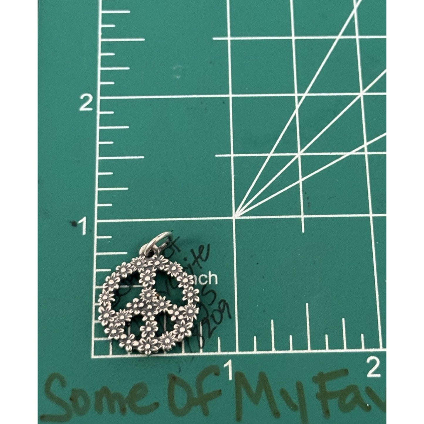 Pre owned James Avery Retired Sterling Silver Floral Peace Sign Charm