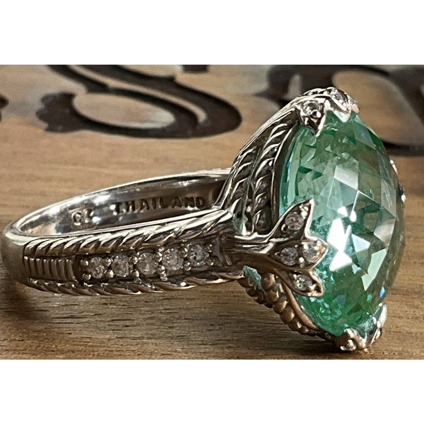 Judith Ripka Sterling Silver Green Spinel Gemstone Statement Ring Size 7.5