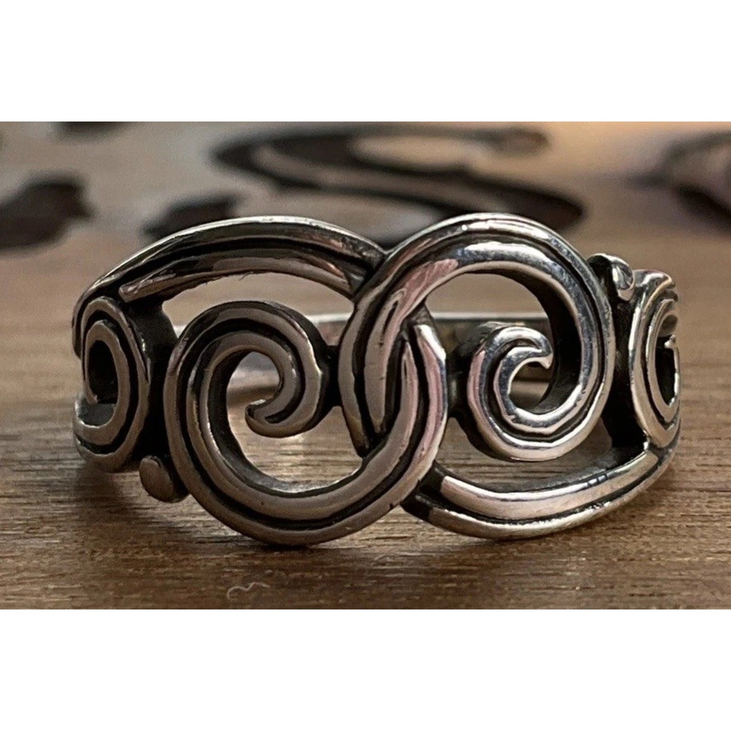 Retired James Avery Swirl Ring Band Sterling Silver Size 6.25
