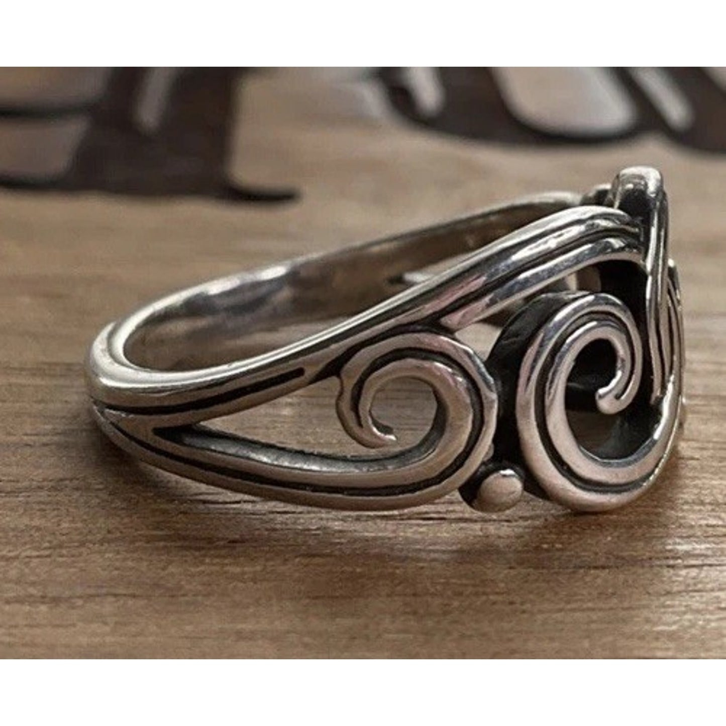 Retired James Avery Swirl Ring Band Sterling Silver Size 6.25