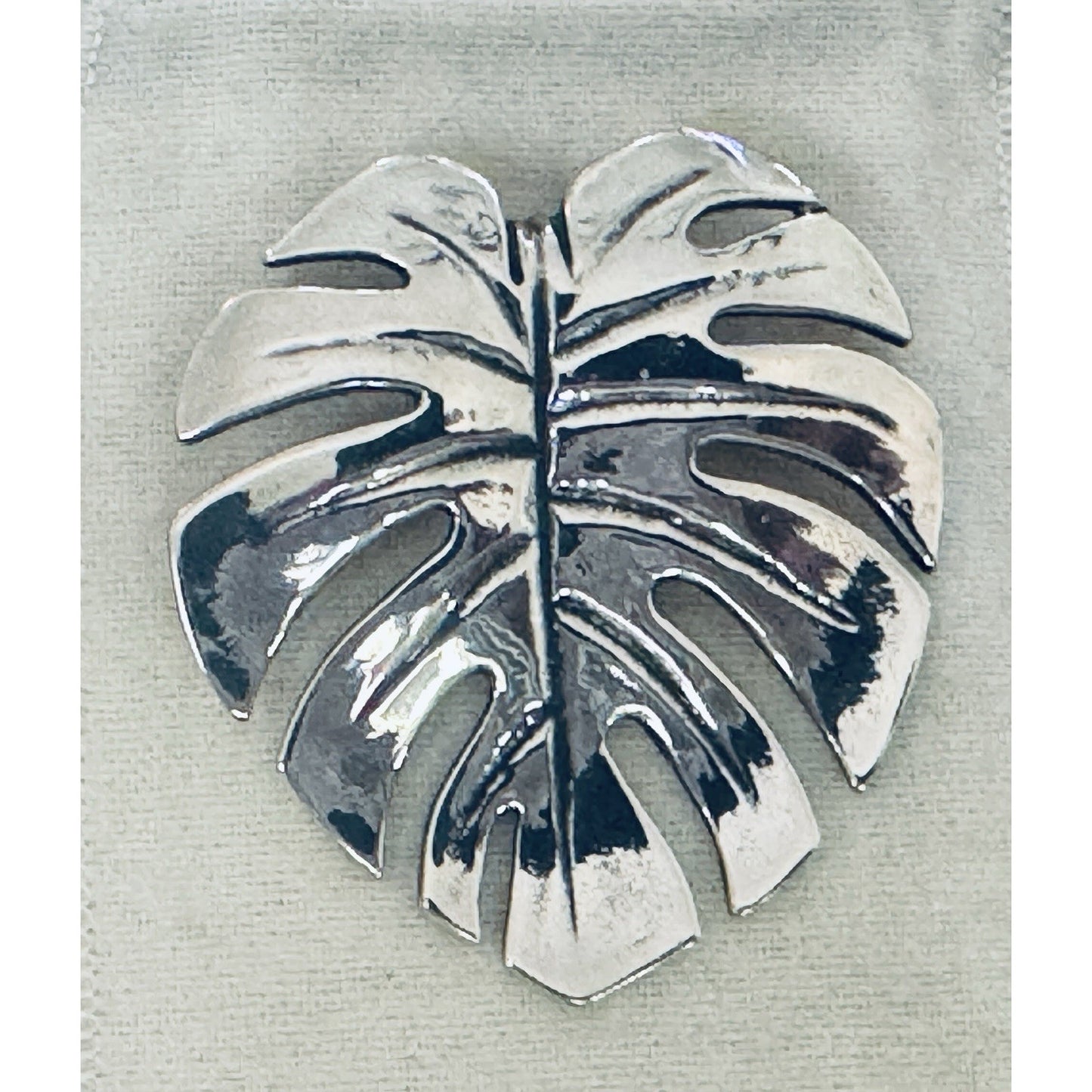Pre owned James Avery Retired ~RARE ~ Sterling Silver Montesera Leaf Pendant