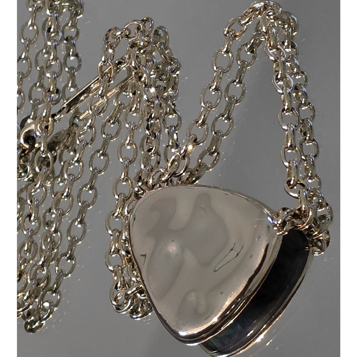 Retired KENDRA SCOTT Mckenna Gold Statement Pendant Necklace in Lilac Abalone