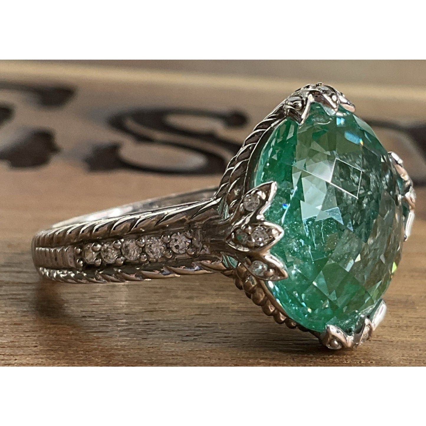 Judith Ripka Sterling Silver Green Spinel Gemstone Statement Ring Size 7.5