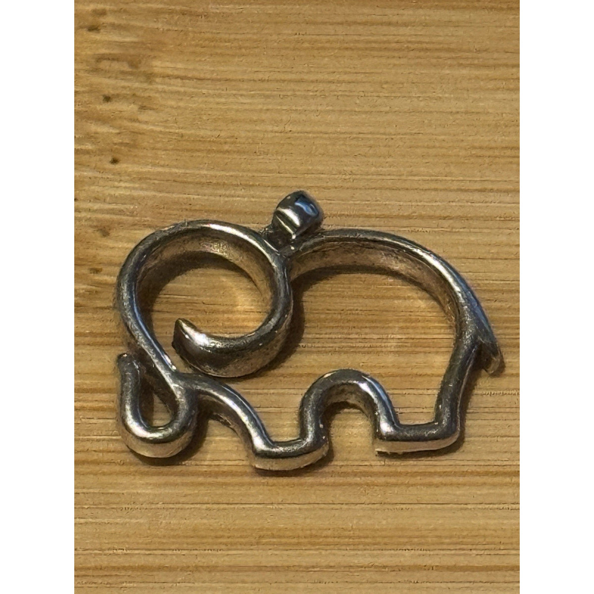 Kay Jewelers 1/10 Tow Blue And White Diamond Elephant Pendant