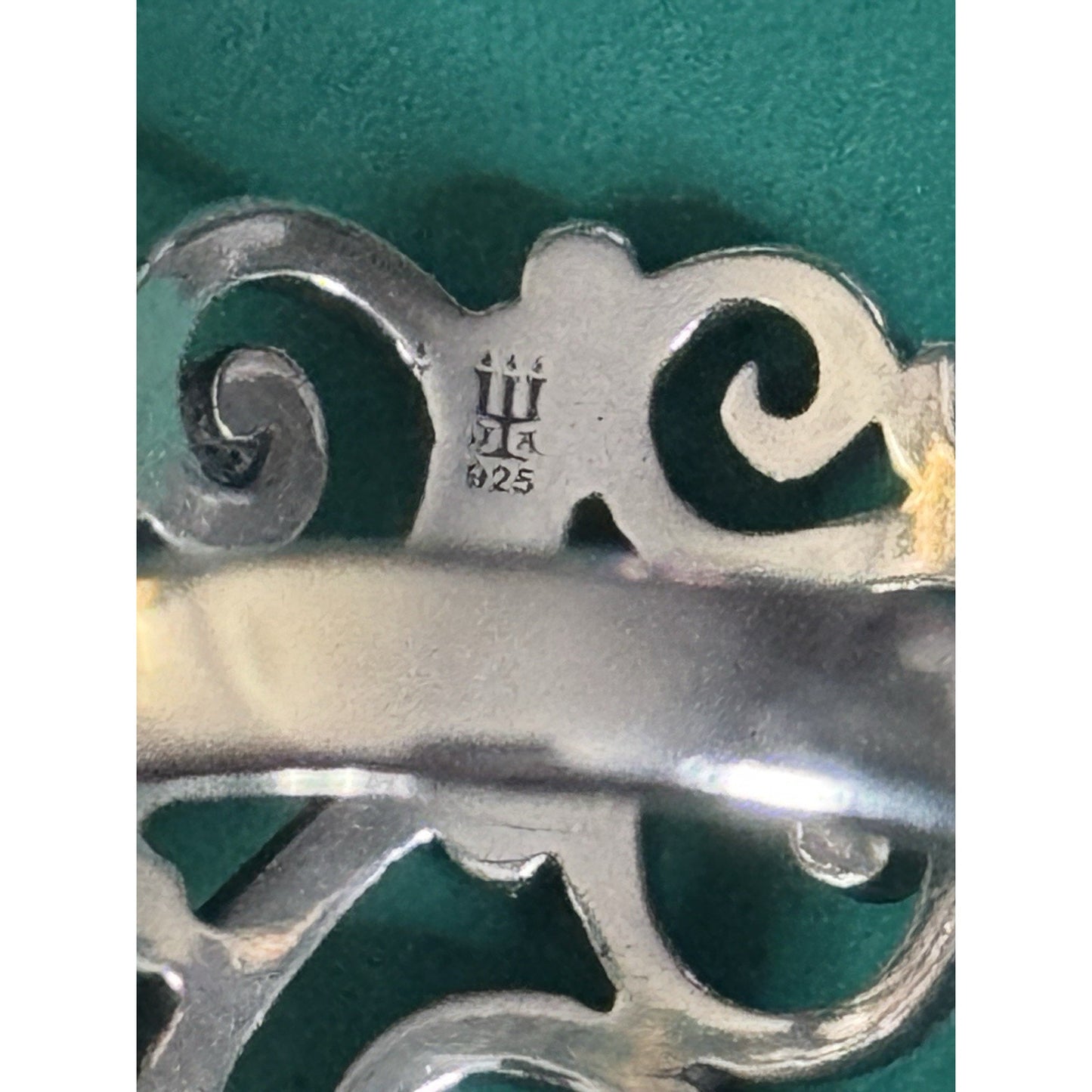 Pre owned Retired James Avery Sterling Silver Open Sorrento Ring Size 7.5