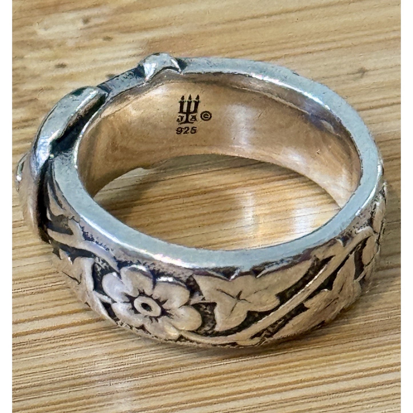 James Avery Retired Belt Buckle Floral Ring Sterling Silver Ring Size 6.5