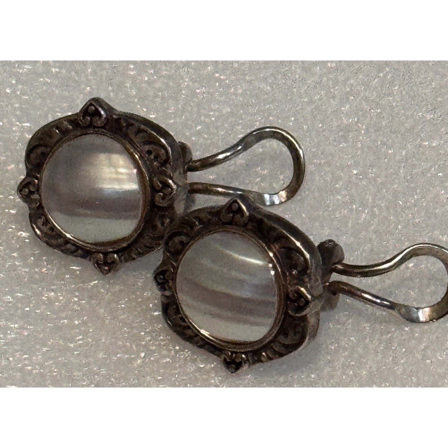 Vintage CNA 925 Indonesia Bali Sterling Mother of Pearl Omega Back Earrings 13g