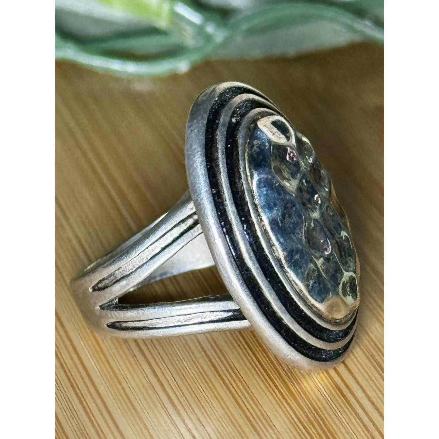 Vintage Premier Designs Hammered Oval Silver Tone Statement Ring Size 8.5 15grms