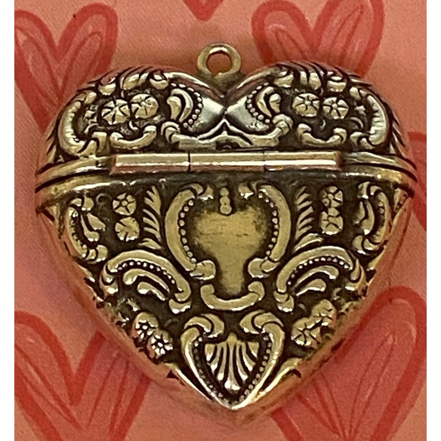 Vintage Victorian Heart Shaped Sterling Silver Repousse Match Safe Pendant 925
