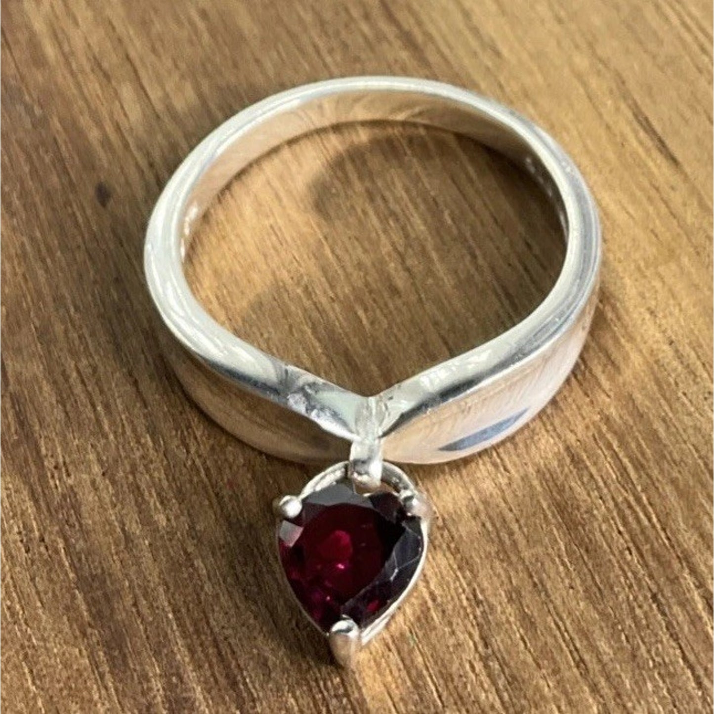 Vintage Avon Sterling Silver Garnet Red Heart Gemstone Dangle Ring Size 8.5