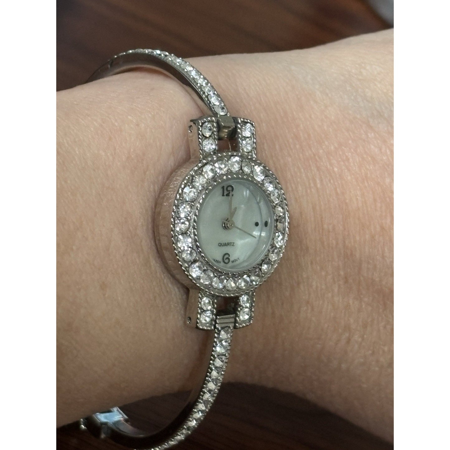 Vintage Y2K Rhinestone Sparkle Watch Mother Of Pearl NEEDS BATTERY Silver Tone