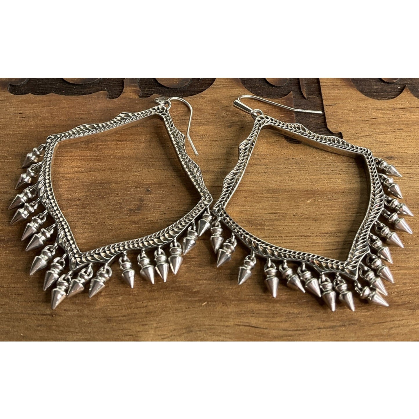Retired Kendra Scott Geometric Silver Tone Dangle Lacy Fringe Earrings
